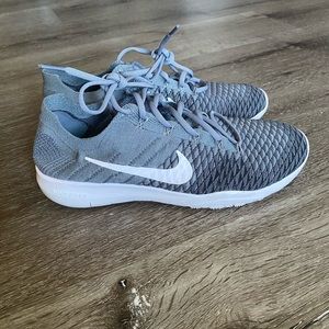 Nike Free - Womens - gray tennis shoes - size 9